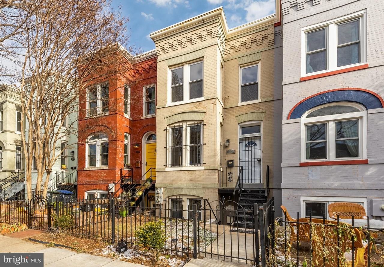 1033 5th Street Northeast #A - Photo 3 of 27