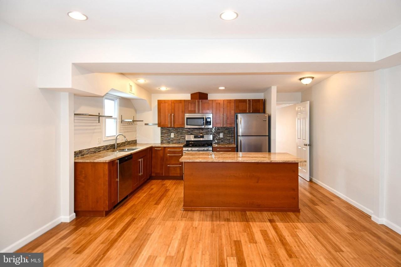 737 Morton Street Northwest #2 - Photo 5 of 31