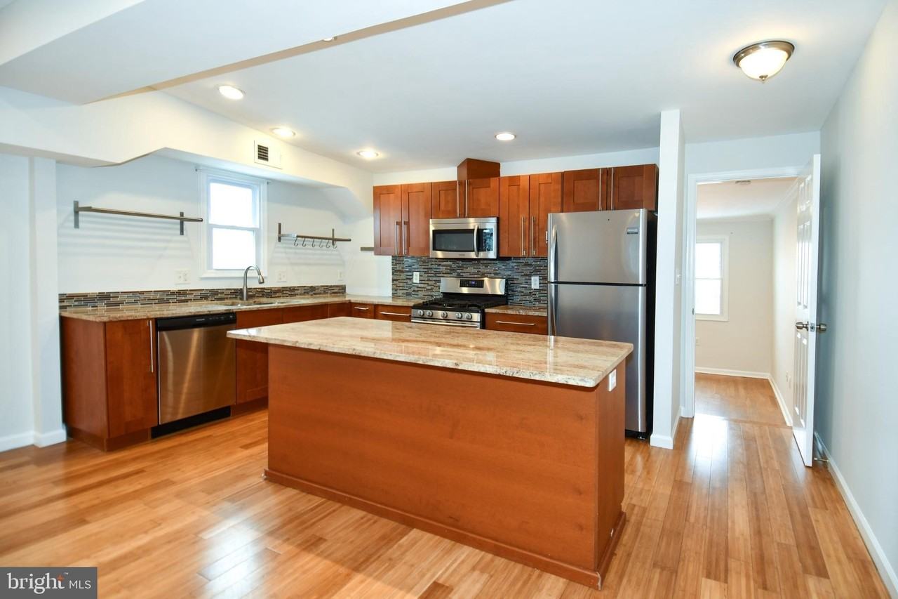 737 Morton Street Northwest #2 - Photo 6 of 31