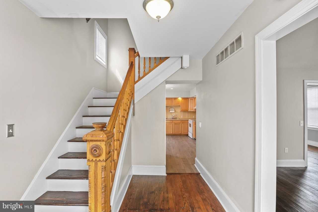 107 West High Street - Photo 2 of 12