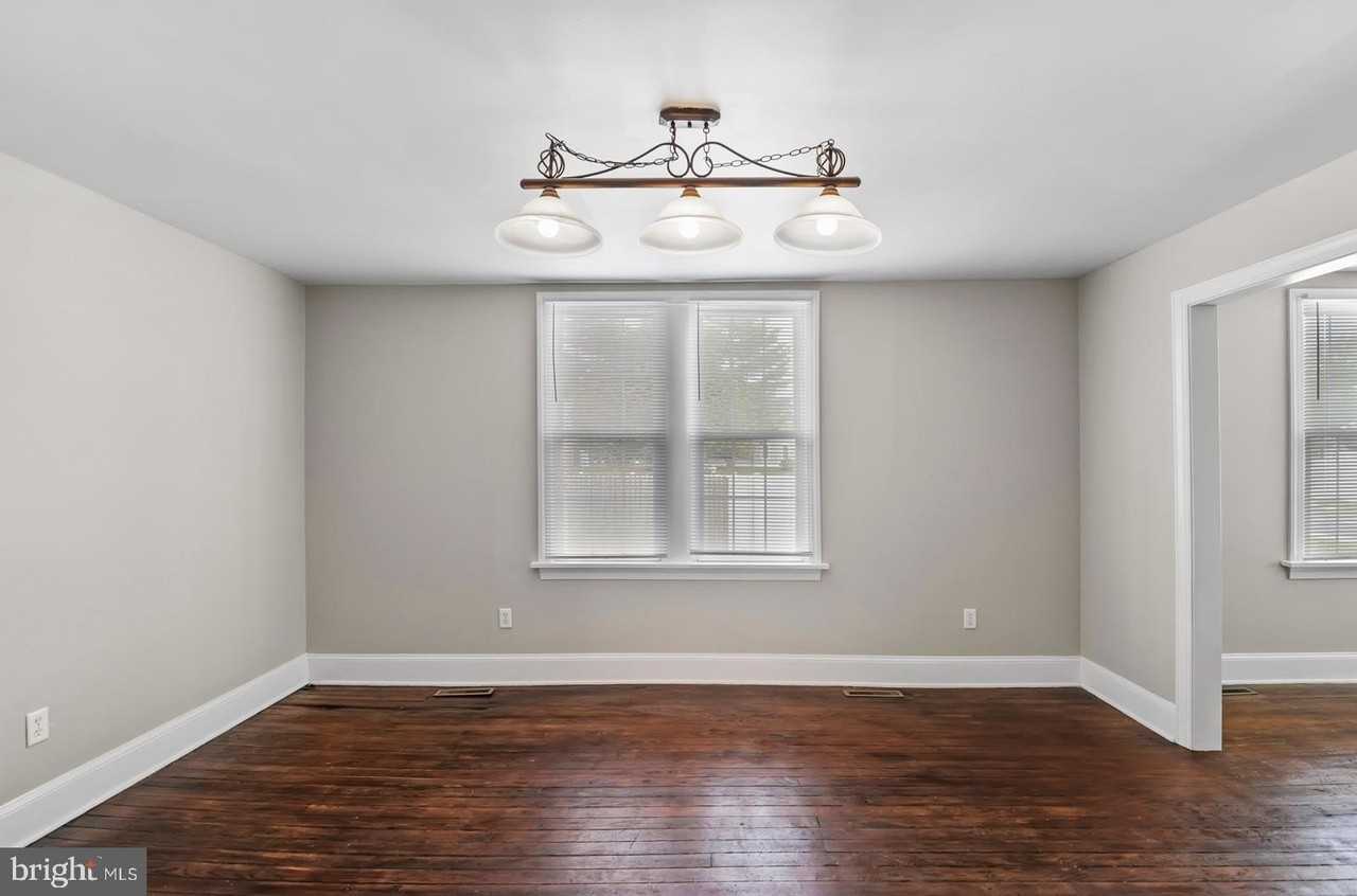 107 West High Street - Photo 4 of 12