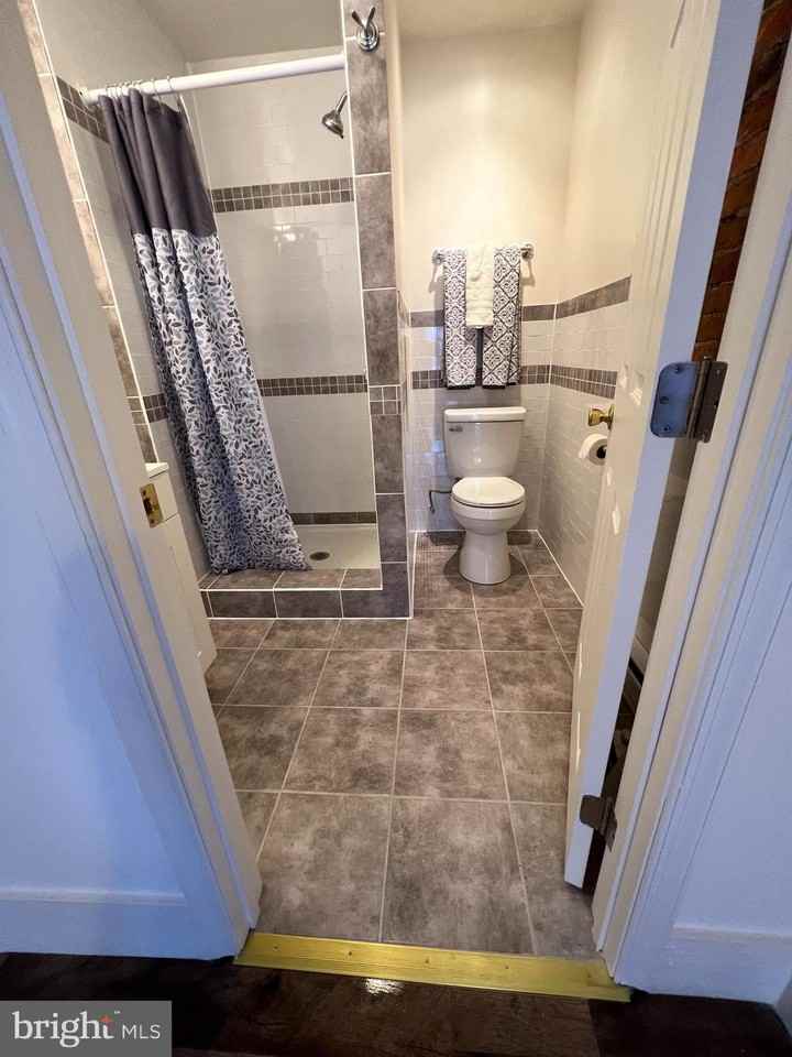 623 Columbia Avenue #B - Photo 2 of 6