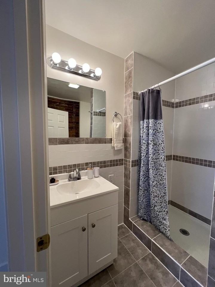 623 Columbia Avenue #B - Photo 4 of 6