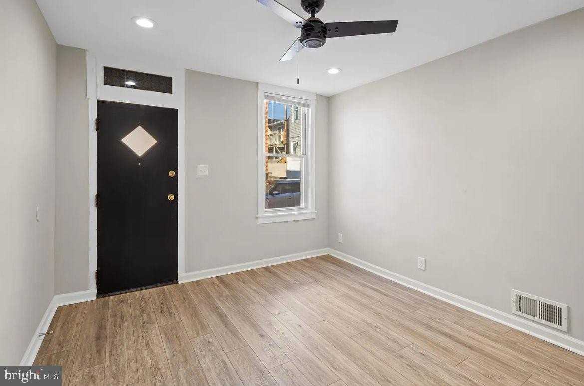 109 Bloomsberry St - Photo 7 of 20