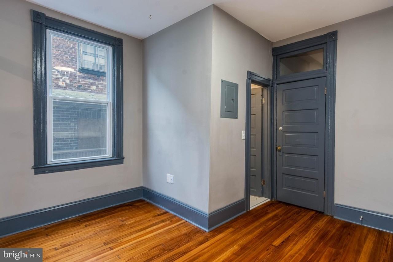 1733 Fleet Street #2 - Photo 3 of 13