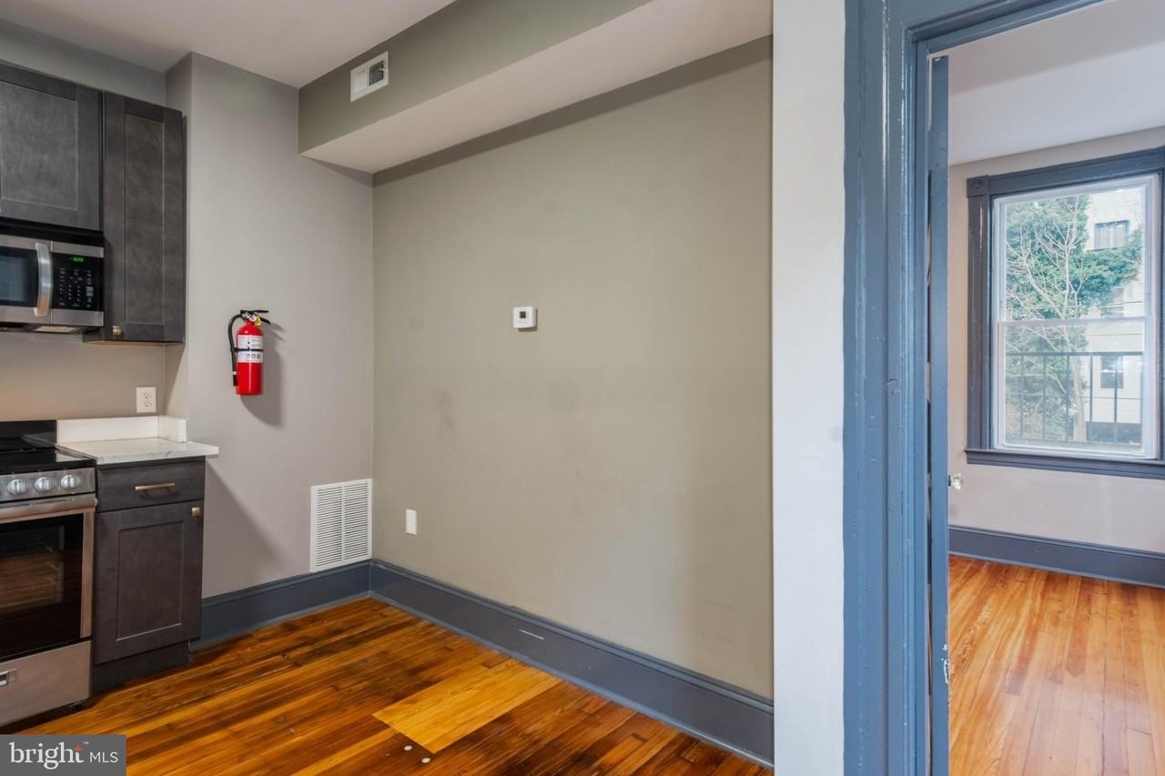 1733 Fleet Street #2 - Photo 4 of 13