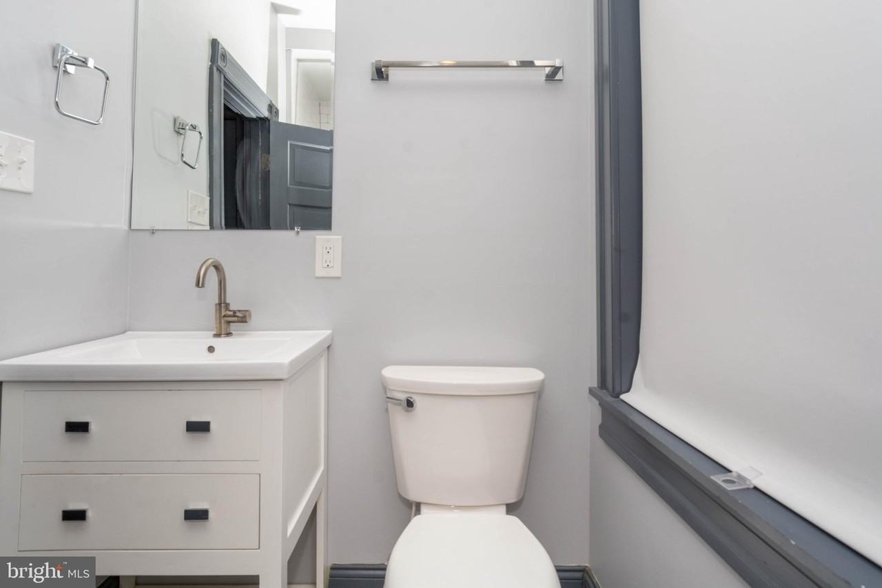 1733 Fleet Street #2 - Photo 5 of 13