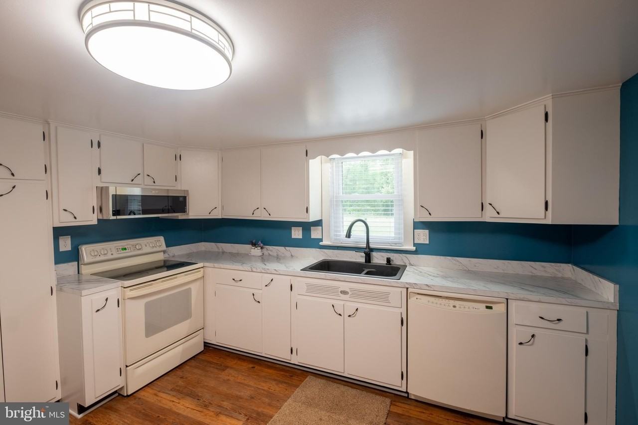 12475 Rock Point Road - Photo 5 of 25