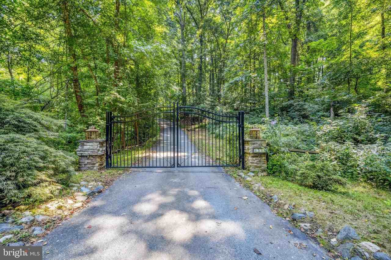 8535 Acoustic Lane - Photo 3 of 50