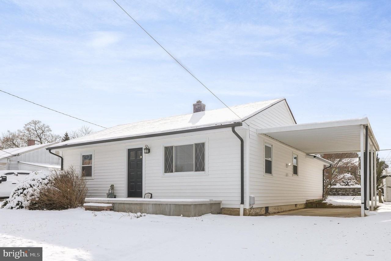 102 South Atwood Road - Photo 3 of 30