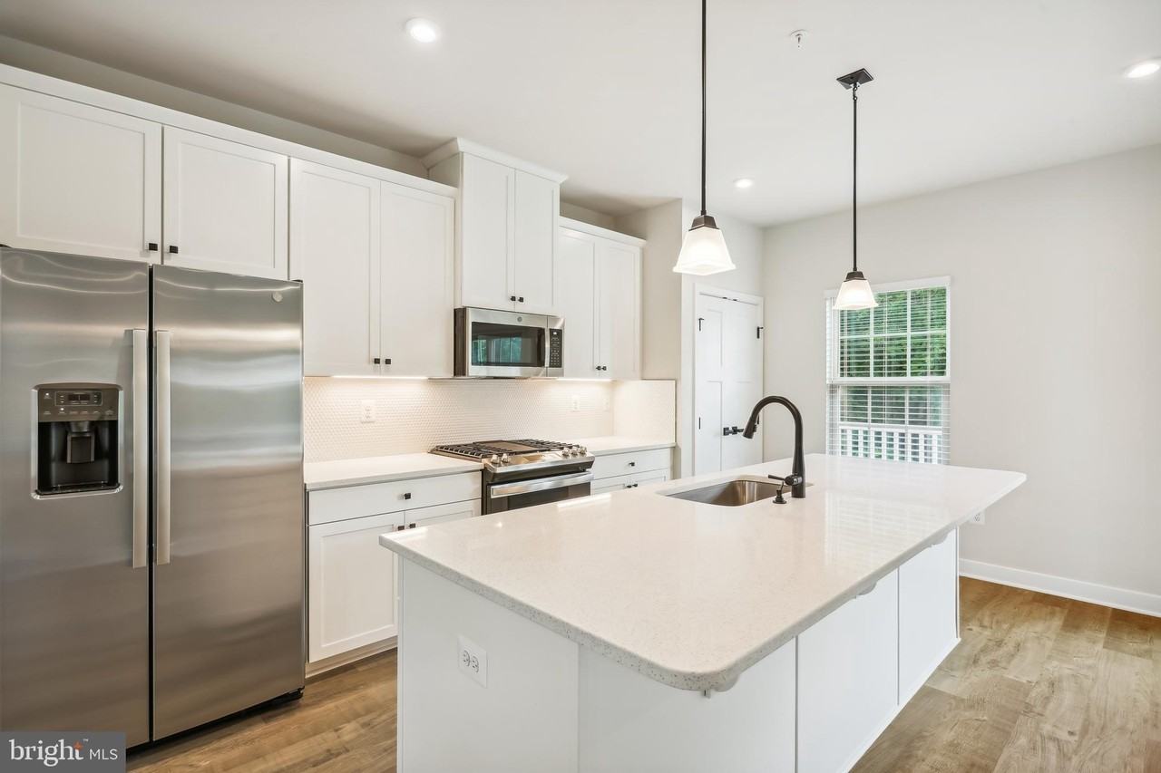 19753 Green Village Drive - Photo 7 of 50