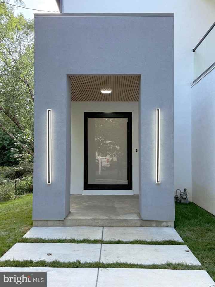 8908 Mohawk Lane - Photo 3 of 46