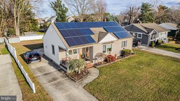 featured image of 211 Marlyn Avenue