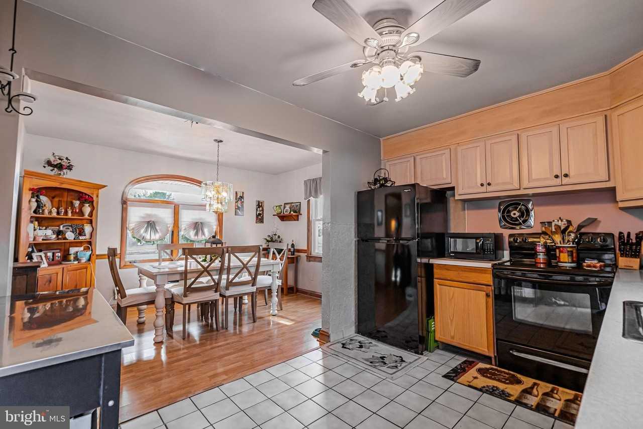 211 Marlyn Ave - Photo 2 of 11