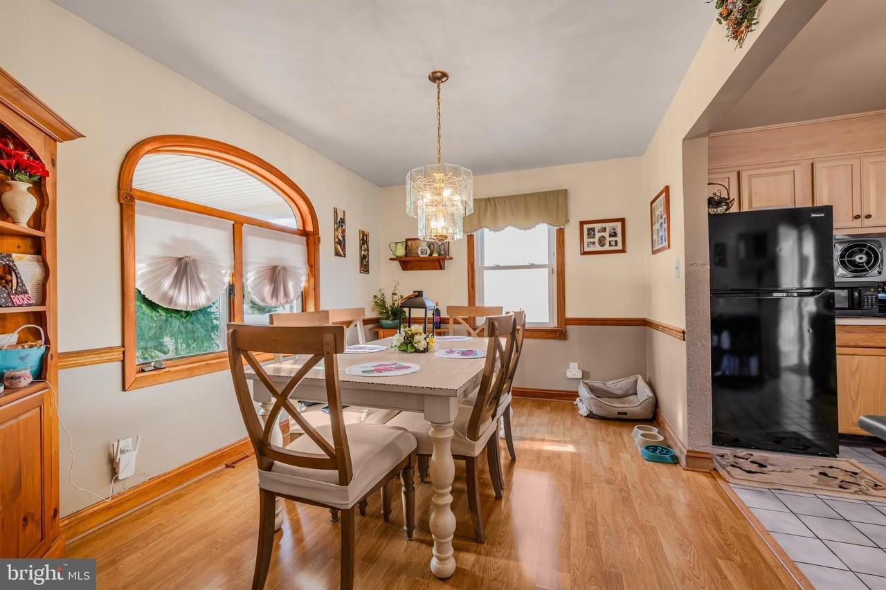 211 Marlyn Ave - Photo 3 of 11