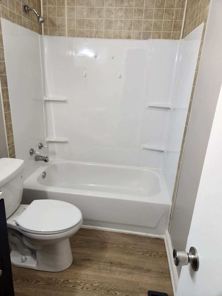 1228 West 18th Street #1 - Photo 3 of 4