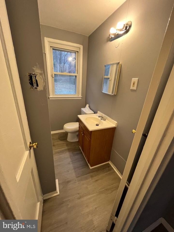 116 Lemmon Avenue - Photo 5 of 9