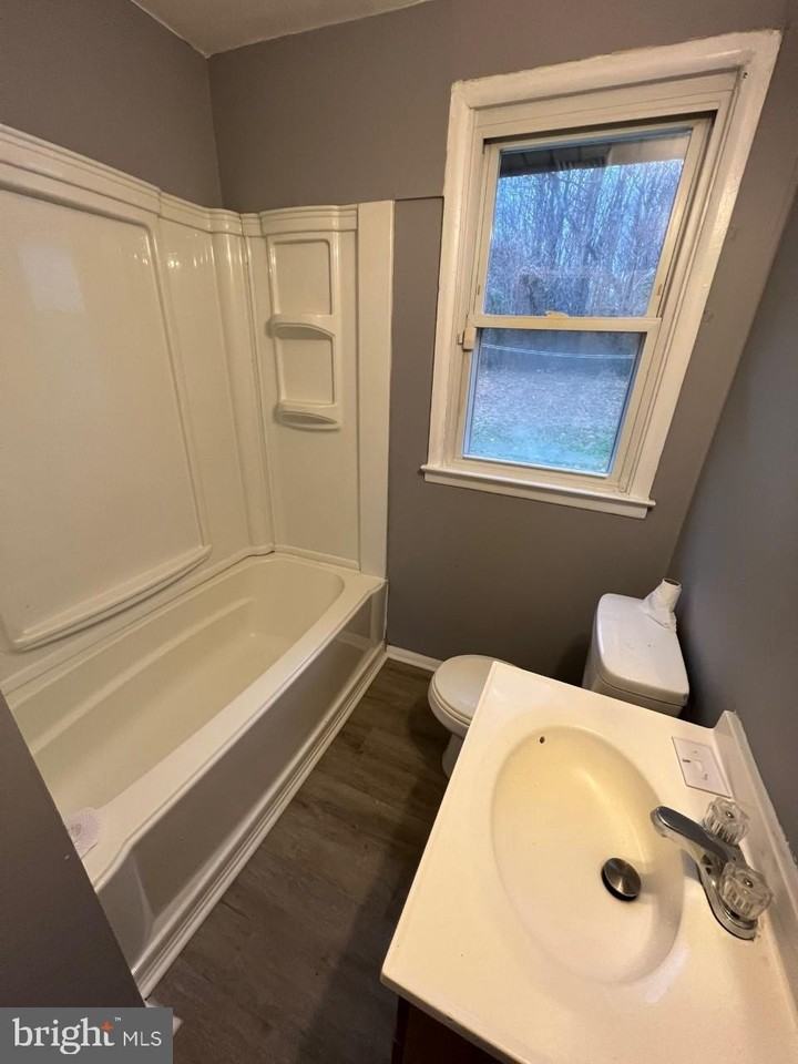 116 Lemmon Avenue - Photo 6 of 9