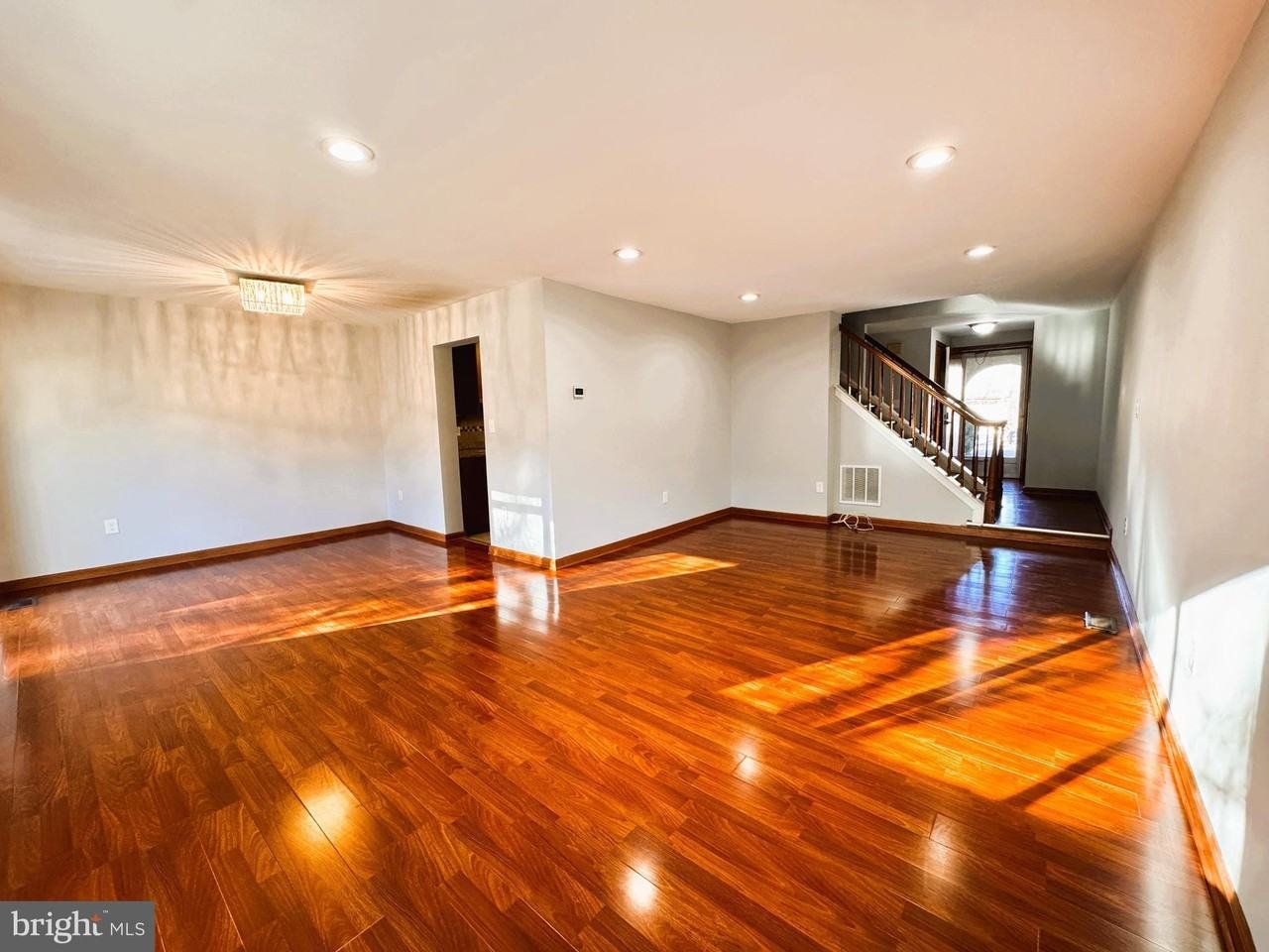 160 Thoreau Drive - Photo 3 of 24