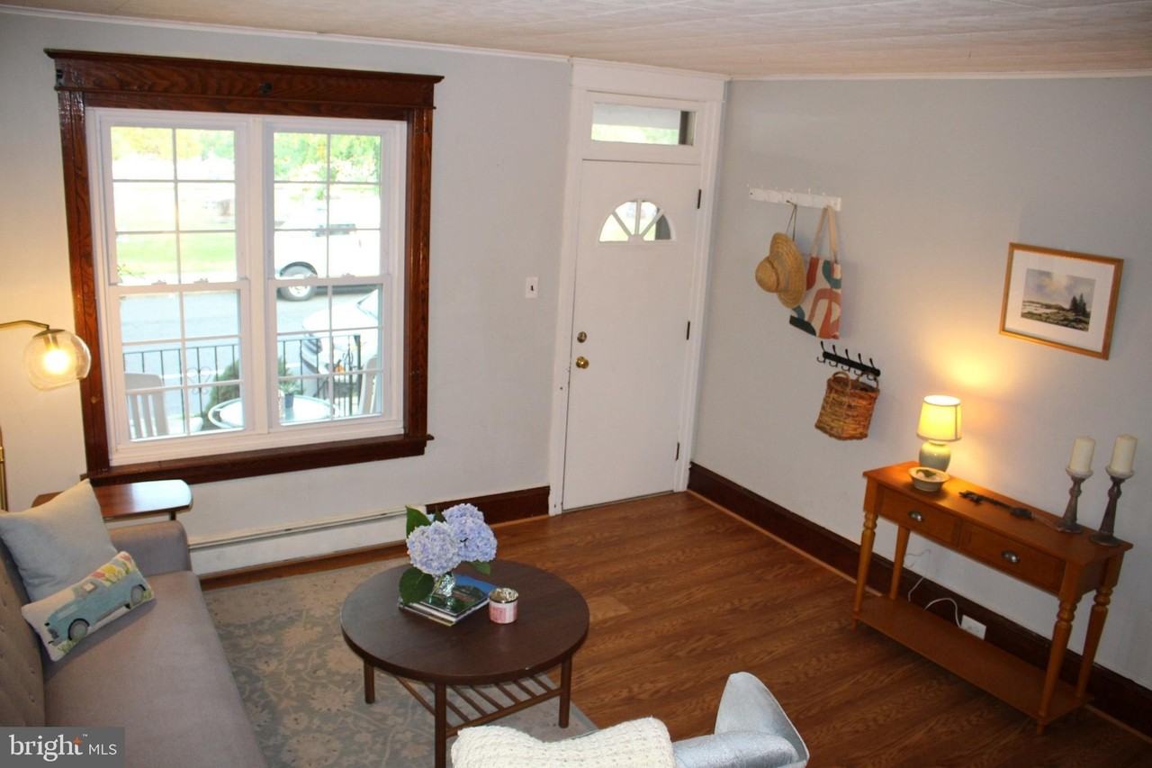 409 North York Street - Photo 4 of 50