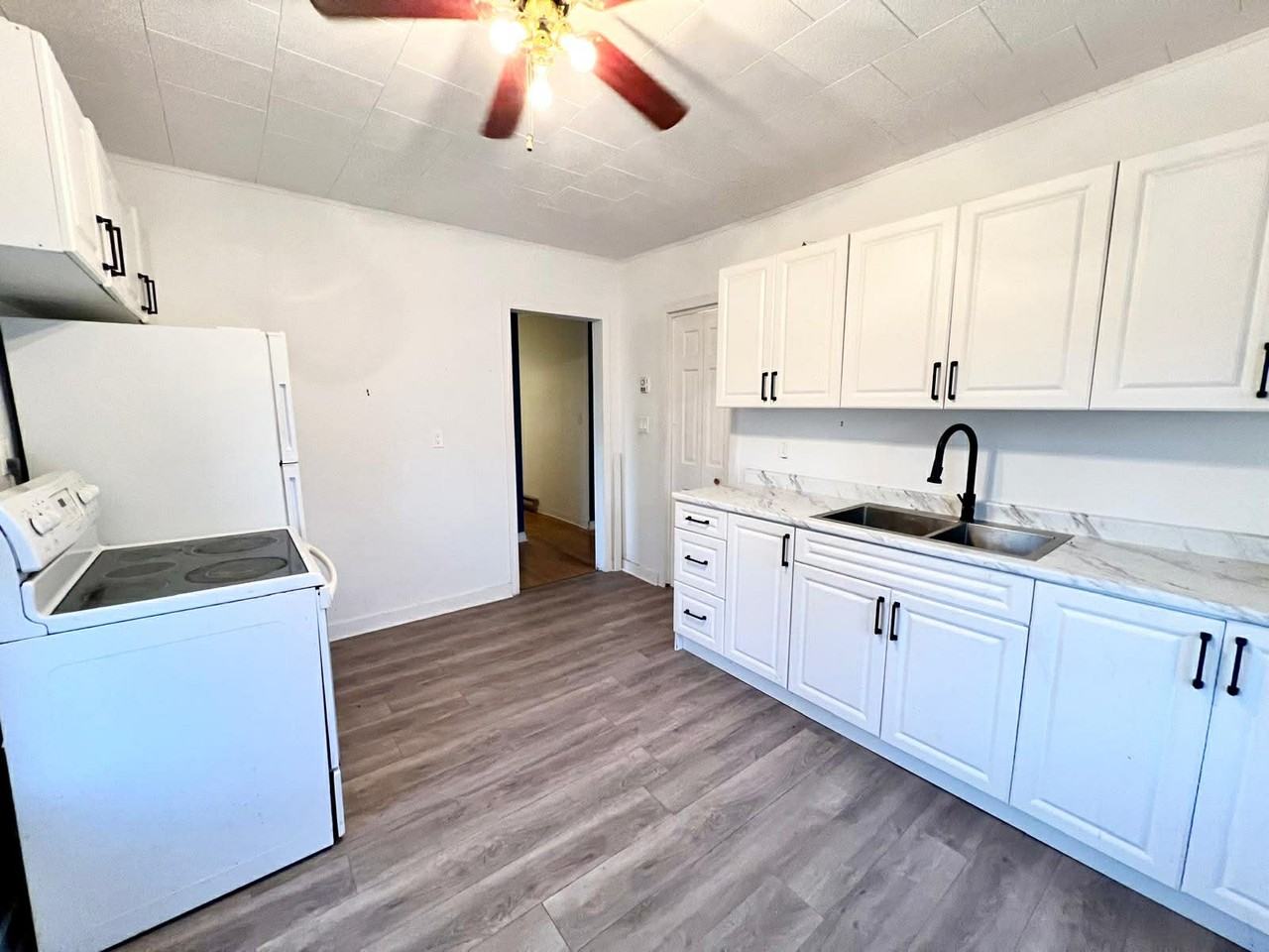 24 Murray St #1 - Photo 3 of 16