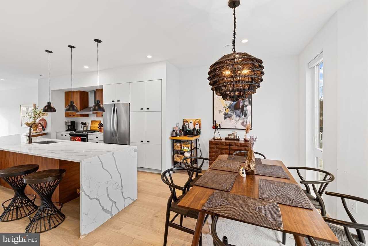 237 Krams Avenue - Photo 7 of 31