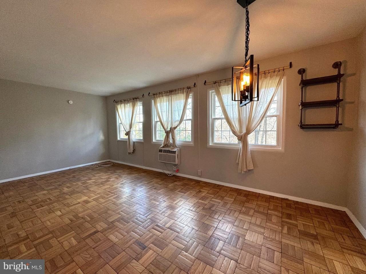 1726 Preston Road - Photo 4 of 16