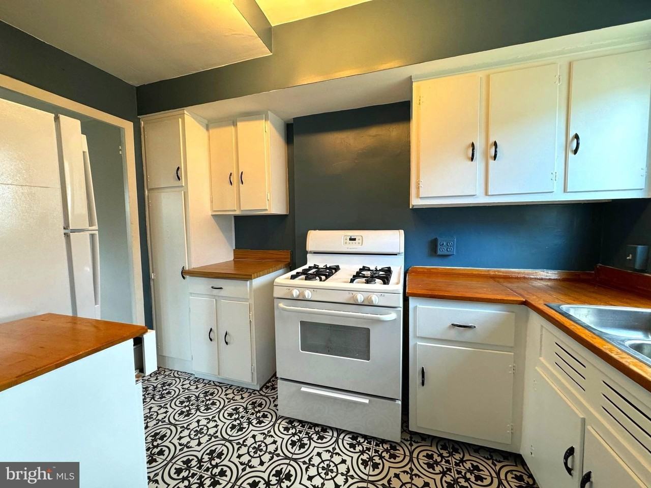 1726 Preston Road - Photo 6 of 16