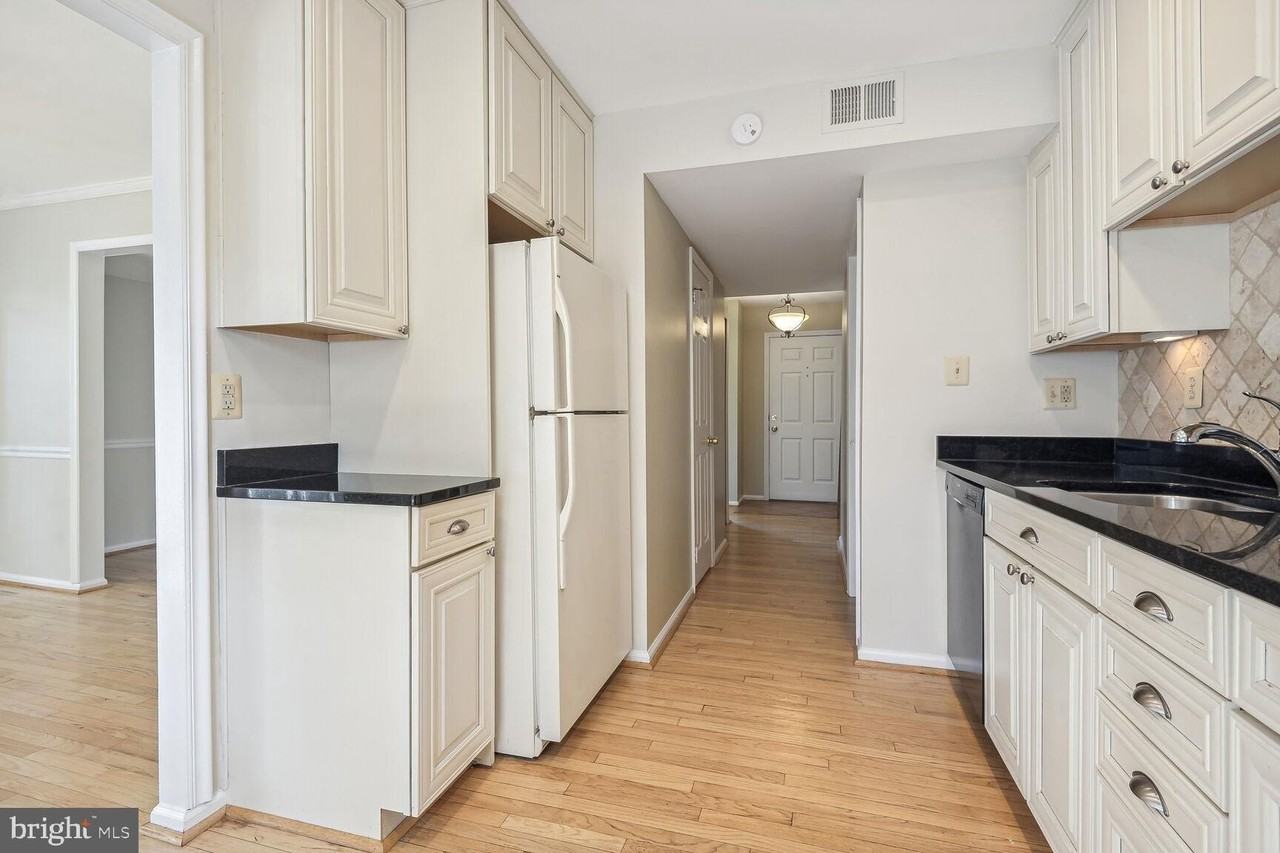 2772 Knollside Lane - Photo 3 of 26