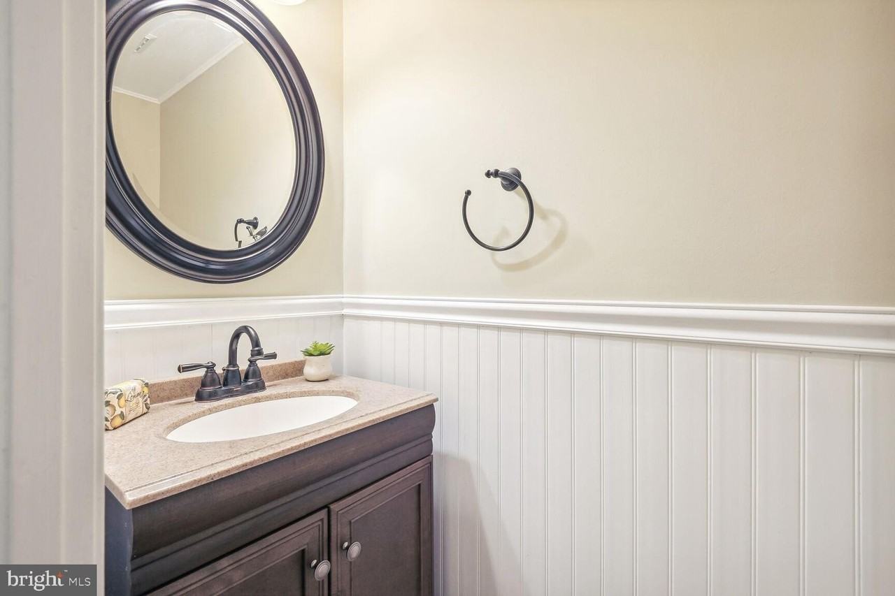 2772 Knollside Lane - Photo 4 of 26