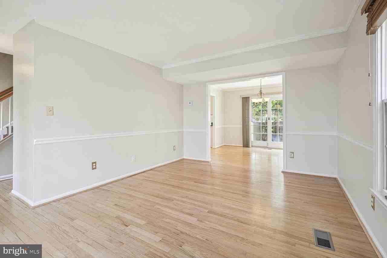 2772 Knollside Lane - Photo 5 of 26