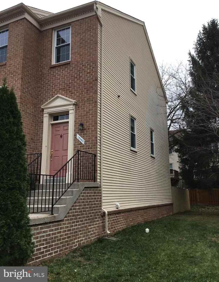 12323 Fox Lake Court - Photo 3 of 50