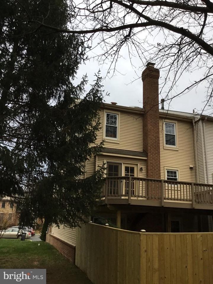 12323 Fox Lake Court - Photo 4 of 50