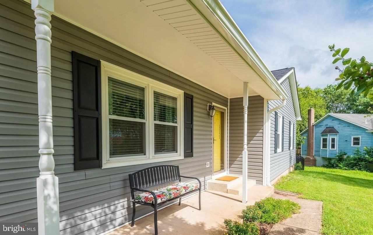 10121 Cheswick Court - Photo 4 of 26