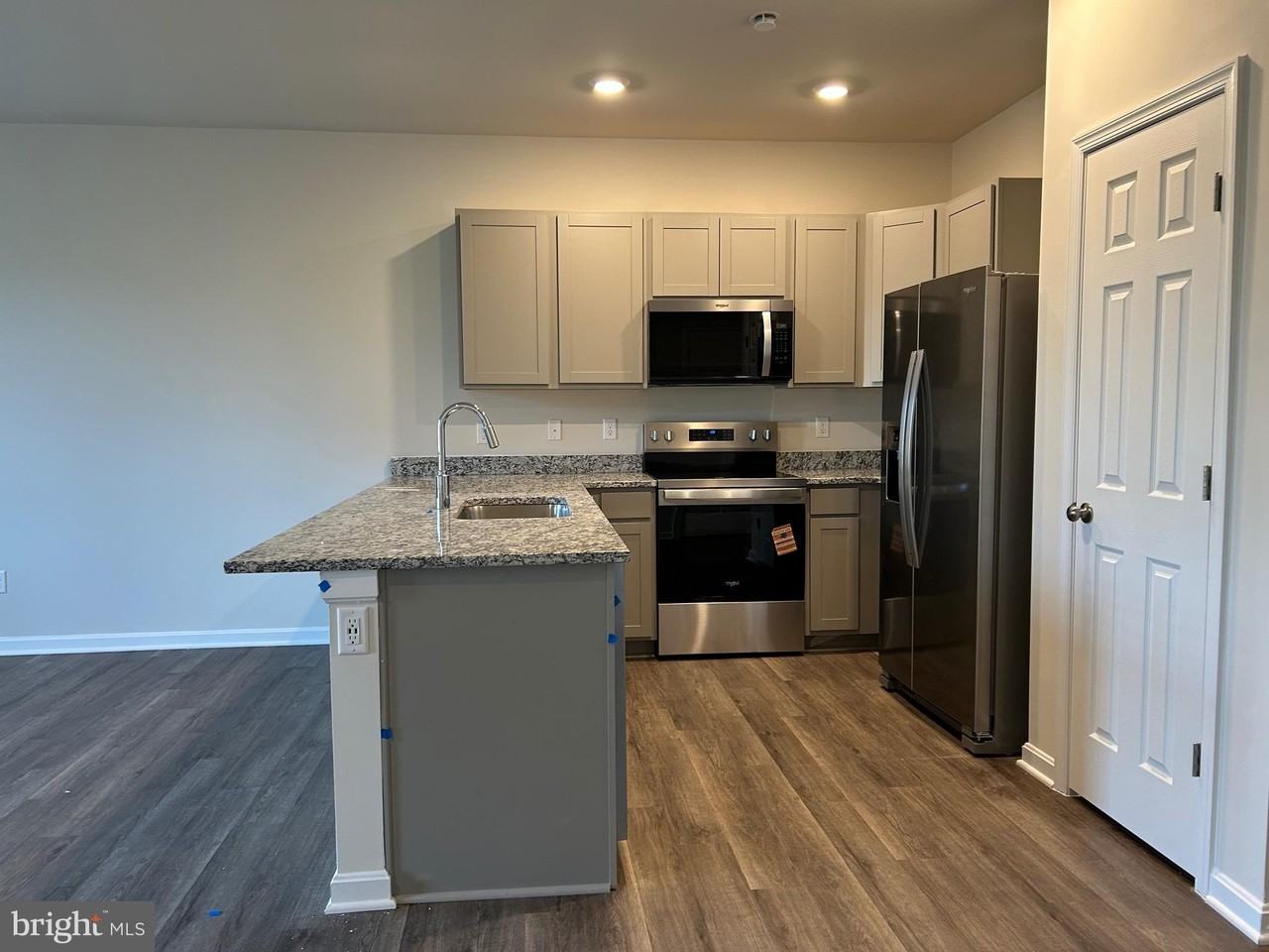 167 Race Street - Photo 4 of 27