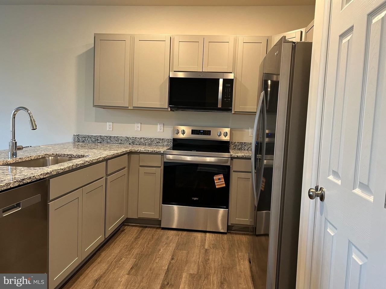 167 Race Street - Photo 5 of 27