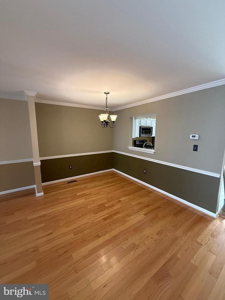 4221 Devonwood Way - Photo 5 of 36