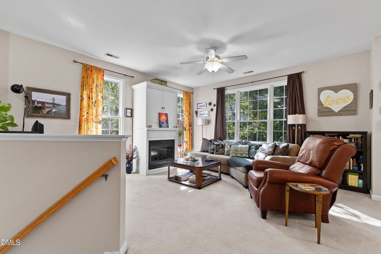 3523 Kudrow Lane - Photo 5 of 43