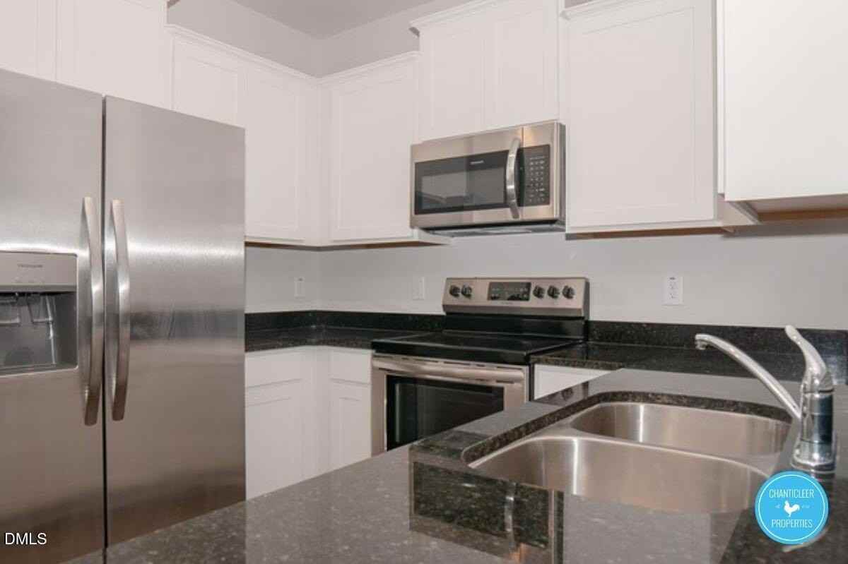 2409 Ashton Park Lane - Photo 4 of 23