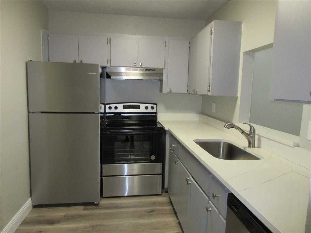 4240 Woodside Drive - Photo 6 of 26