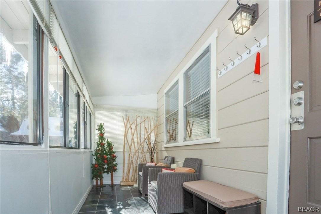 39016 Robin Road - Photo 3 of 23