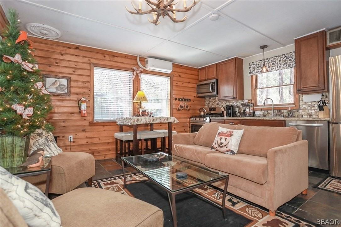 39016 Robin Road - Photo 4 of 23