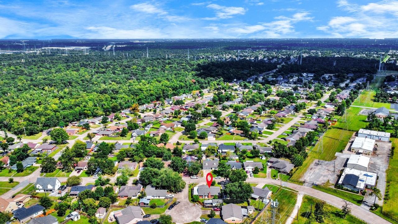 530 Westshire Drive - Photo 4 of 34