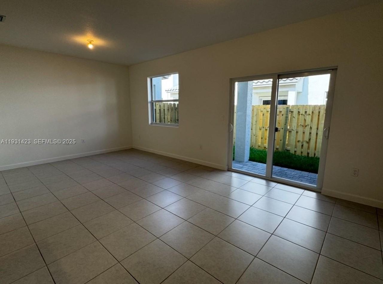 136 Southwest 184th Way #136 - Photo 5 of 17