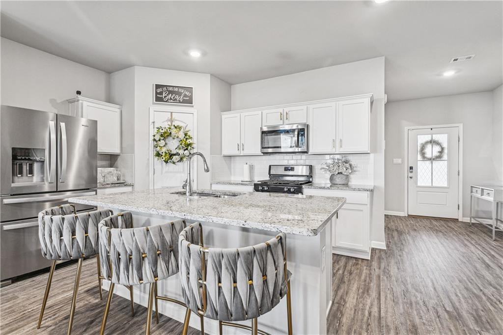 7548 1st Lake Dr - Photo 4 of 21