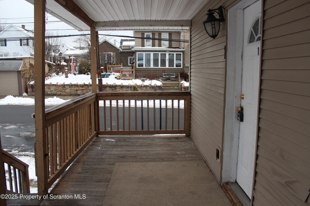 323 Union St - Photo 3 of 20