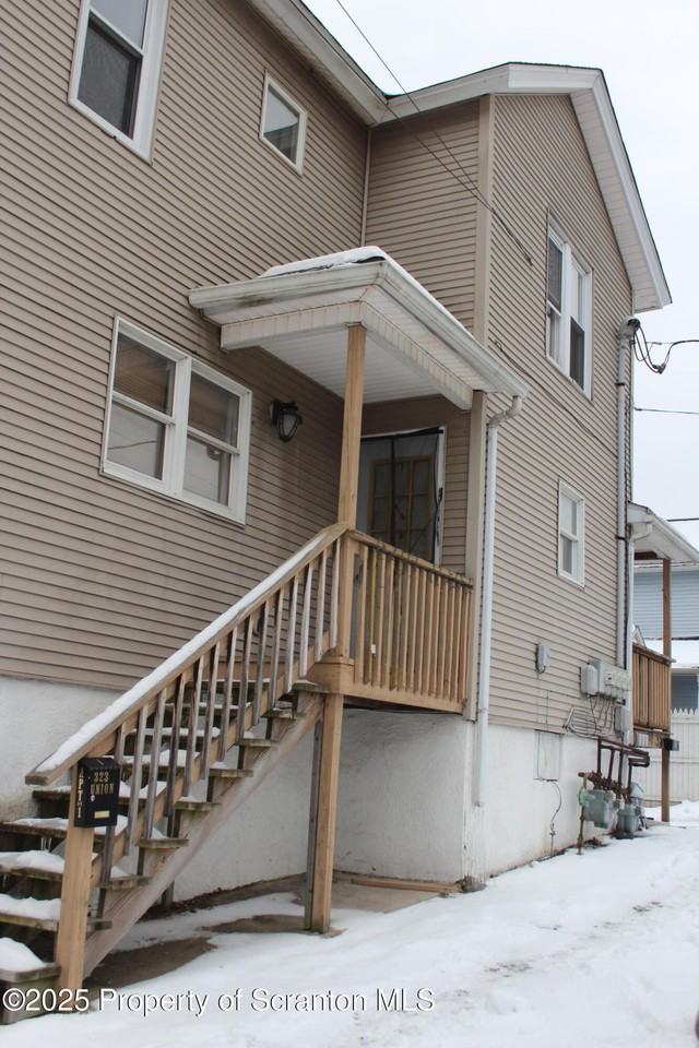 323 Union St - Photo 5 of 20