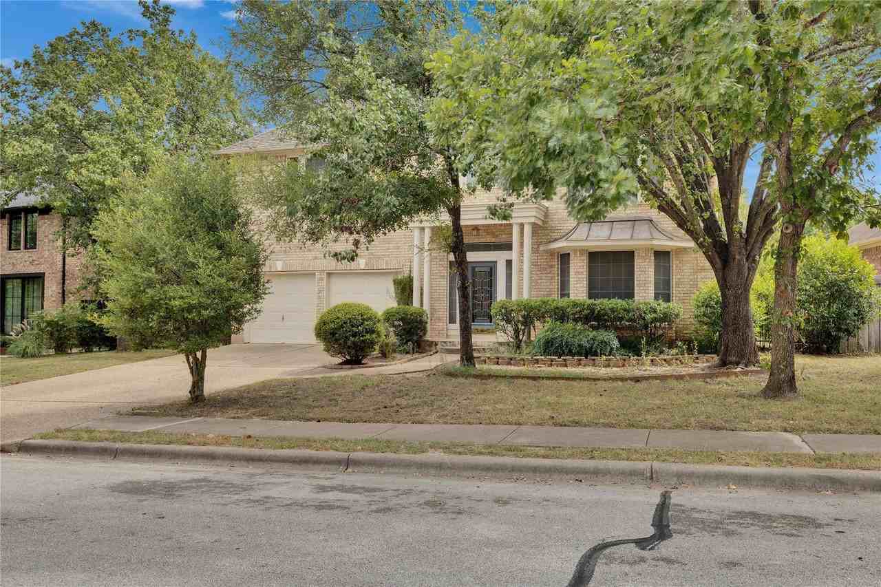 5407 Merrywing Cir - Photo 3 of 36