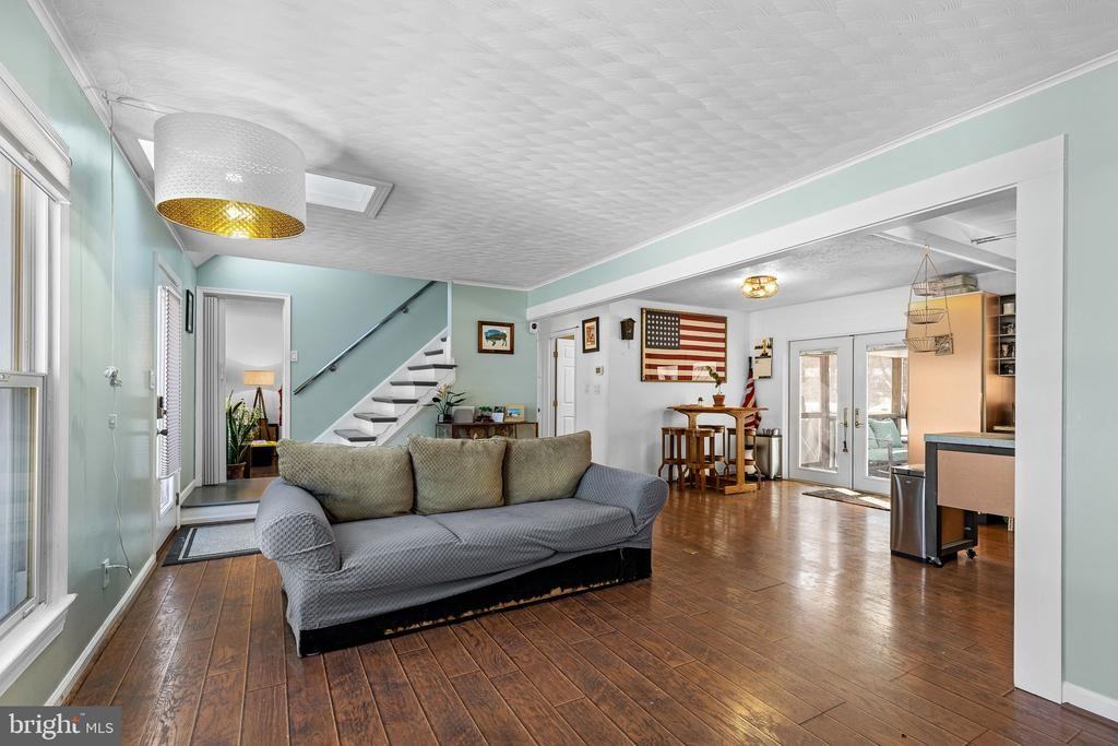 9 Lake View Ter - Photo 2 of 28