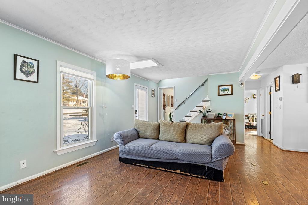 9 Lake View Ter - Photo 3 of 28